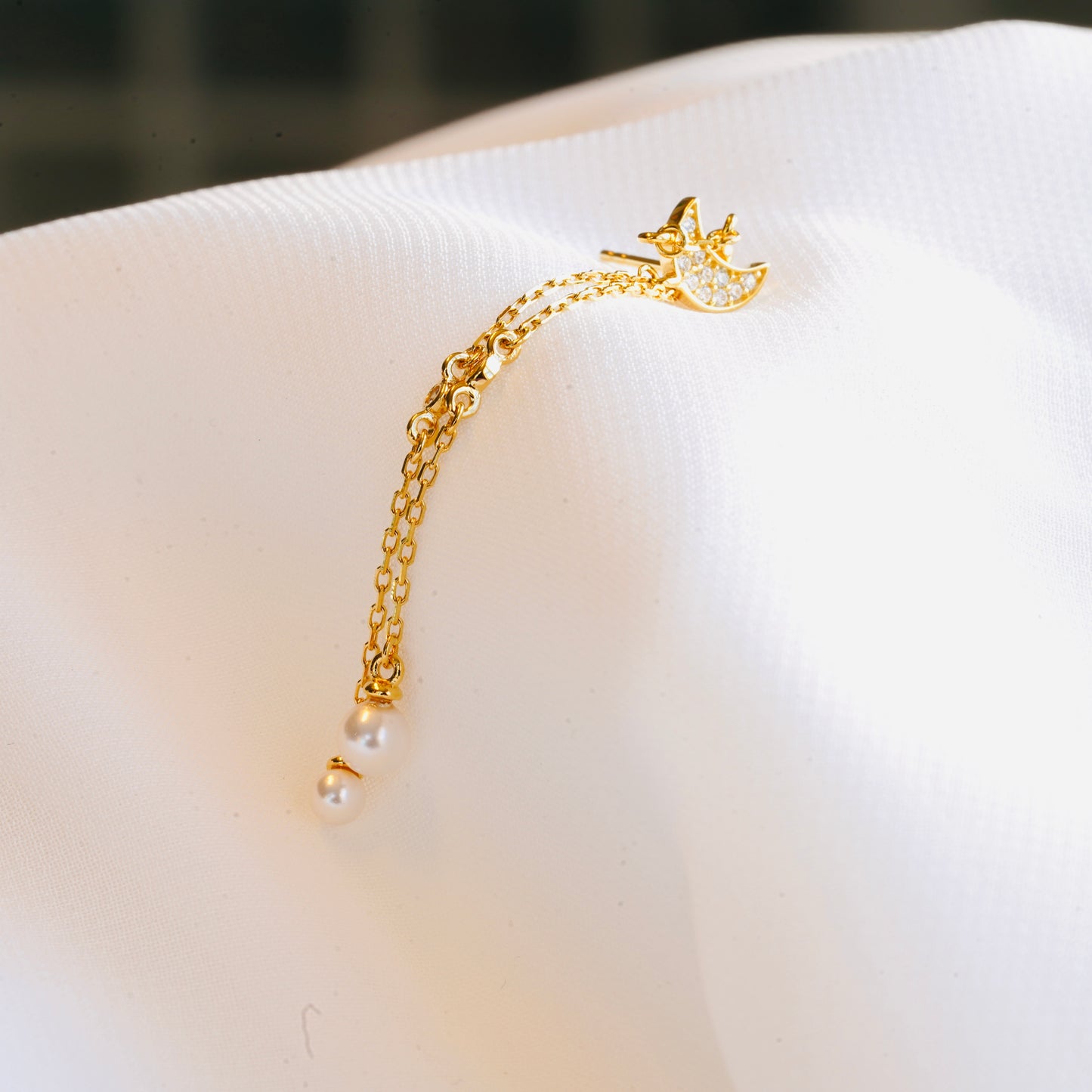 Selene Pearl Earrings