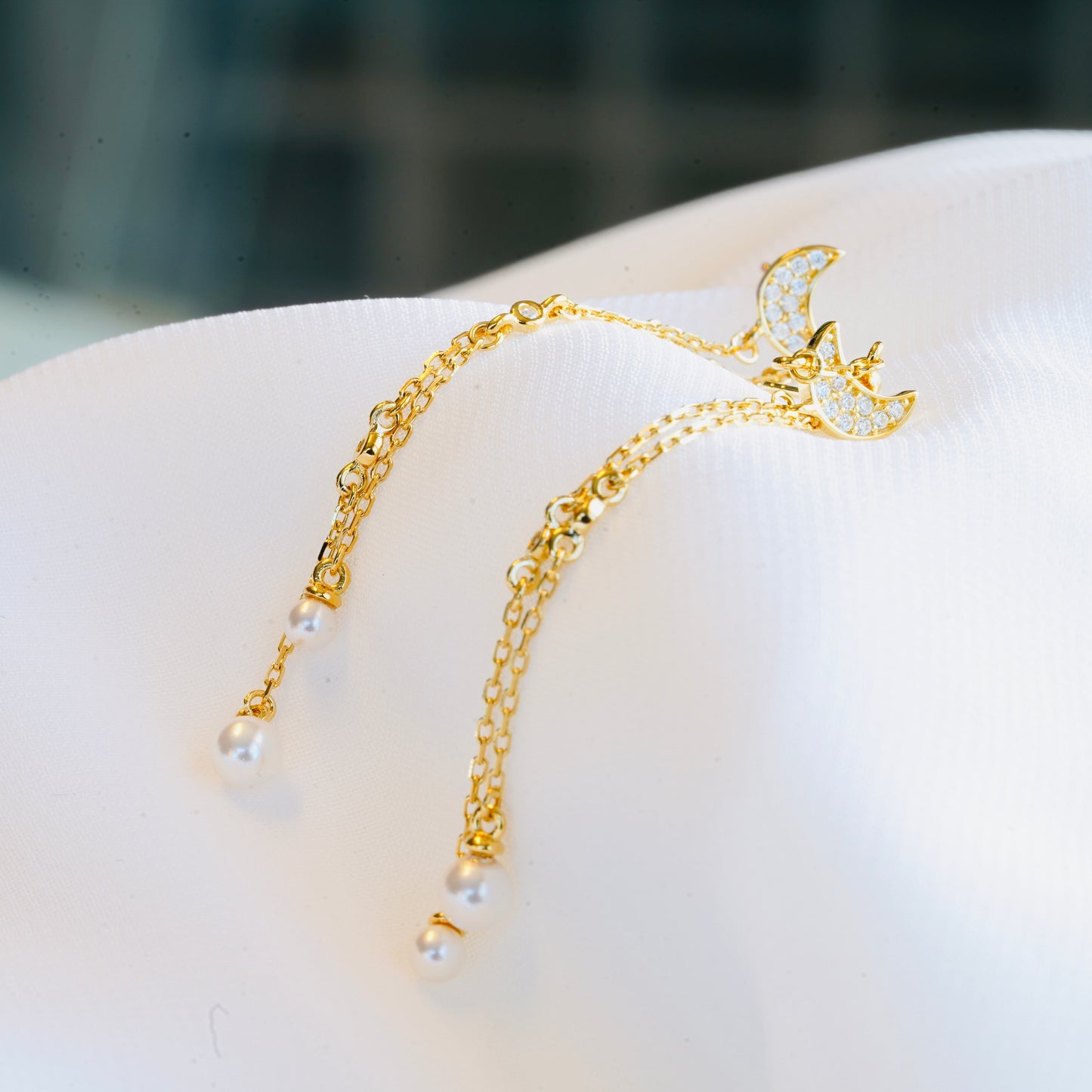 Selene Pearl Earrings