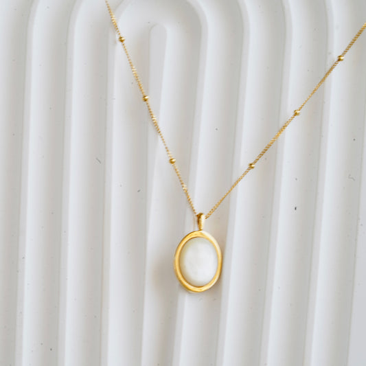 Oval Mother of Pearl Necklace